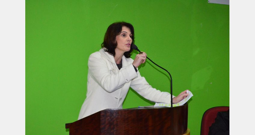 Vereadora quer esclarecimentos sobre licitações Vereadora quer esclarecimentos sobre licitações