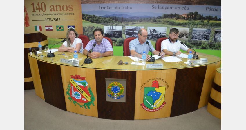 Vereadores de despedem na última sessão Vereadores de despedem na última sessão